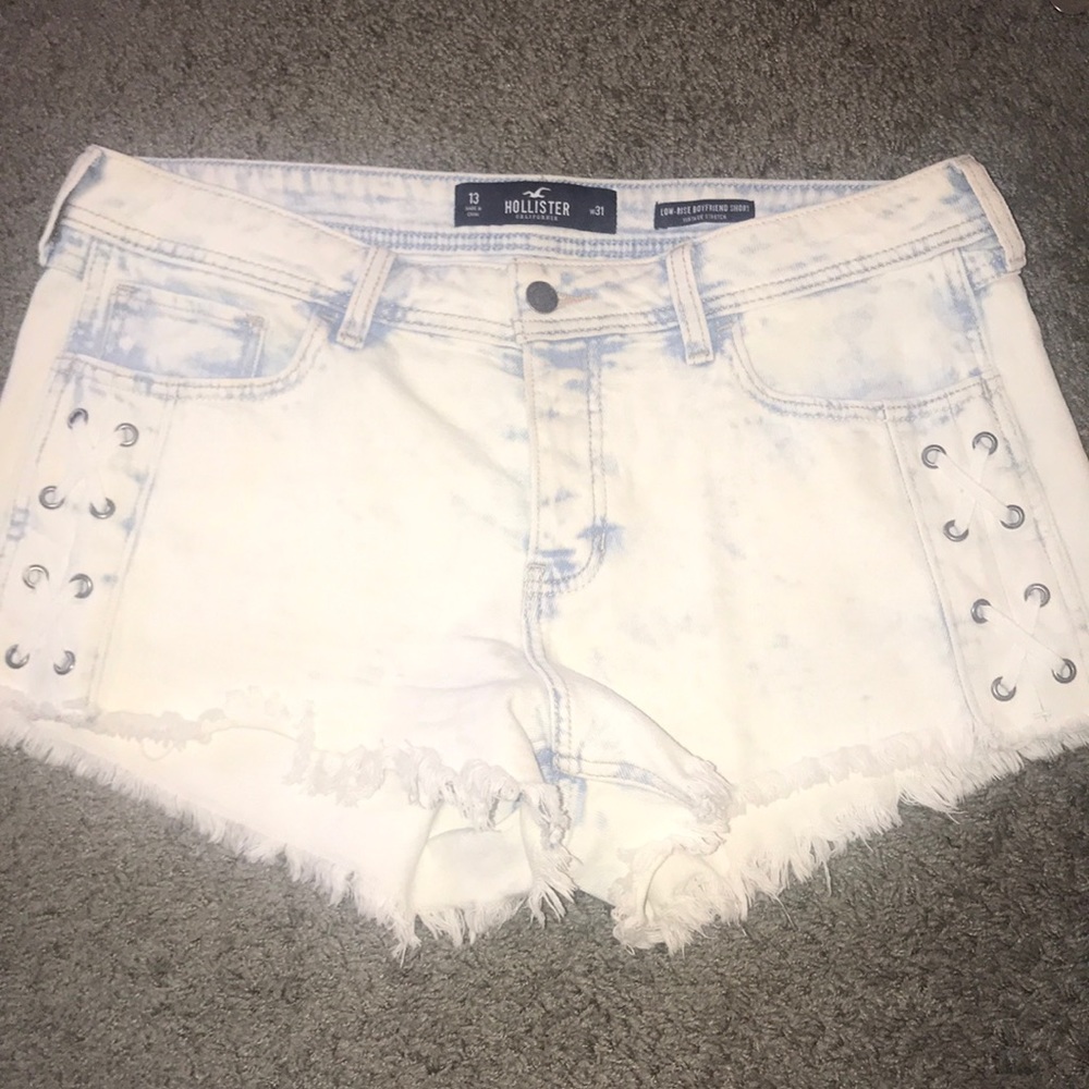Hollister low-rise boyfriend shorts
